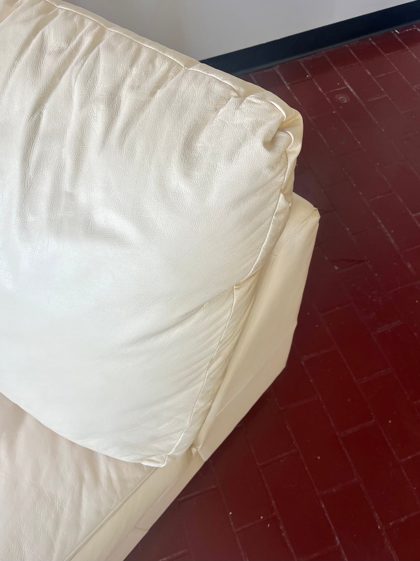 Vintage 1995 Italian Cream Leather Chaise Lounge