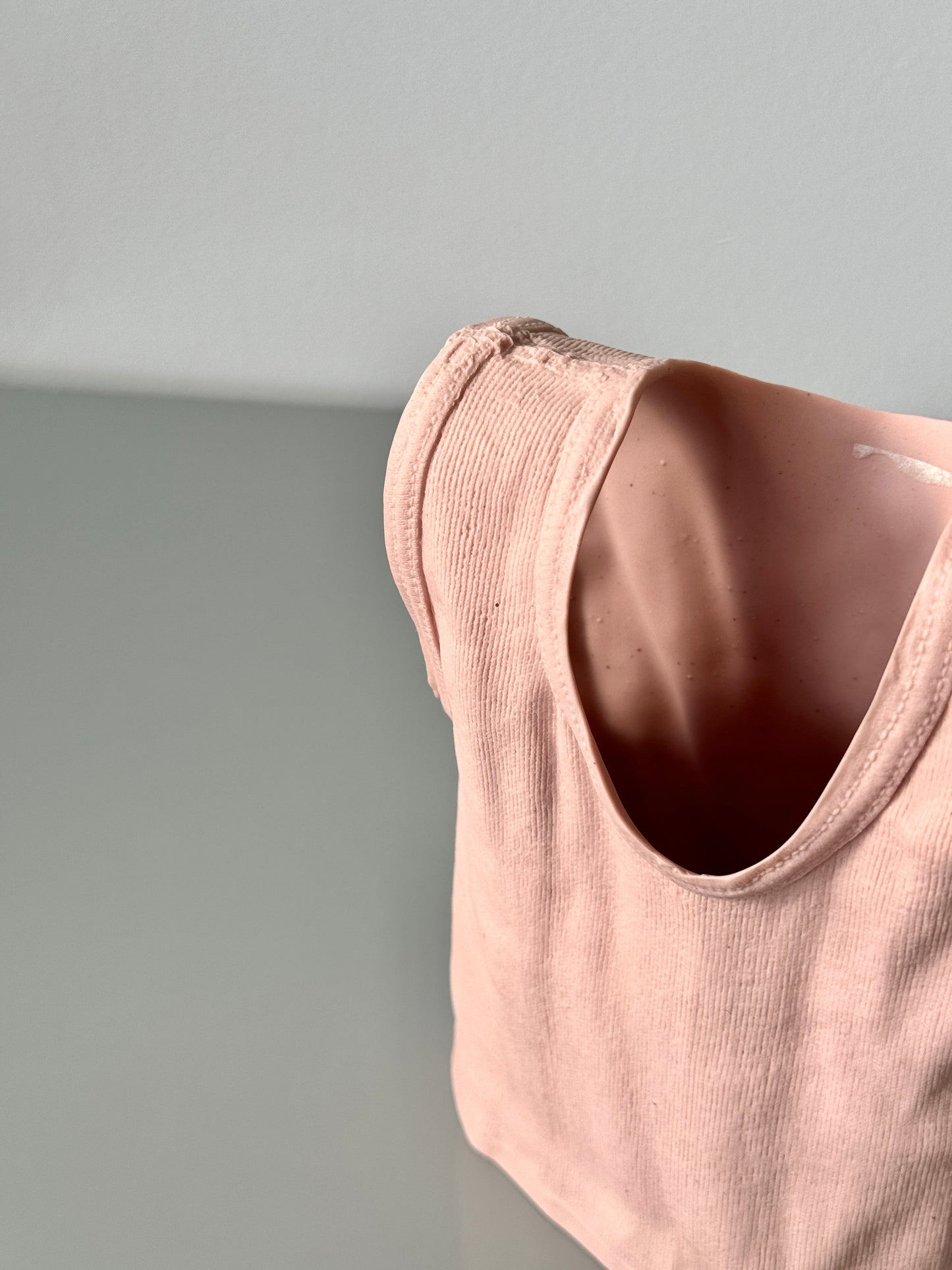 Vintage Michael Harvey Pop Art Pink T-shirt Vase