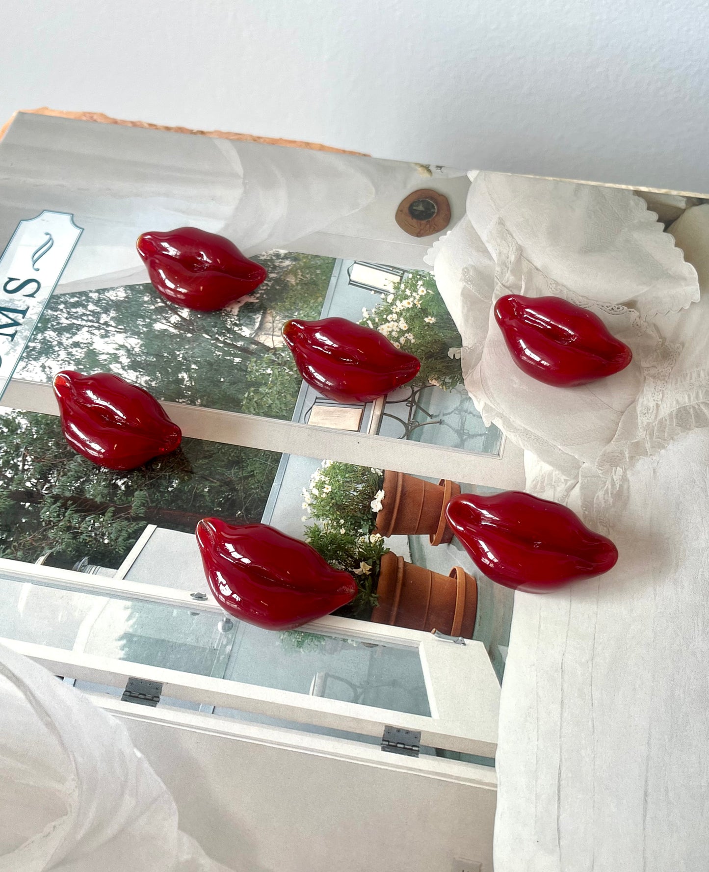 Vintage 2003 Blown Glass Red Lips