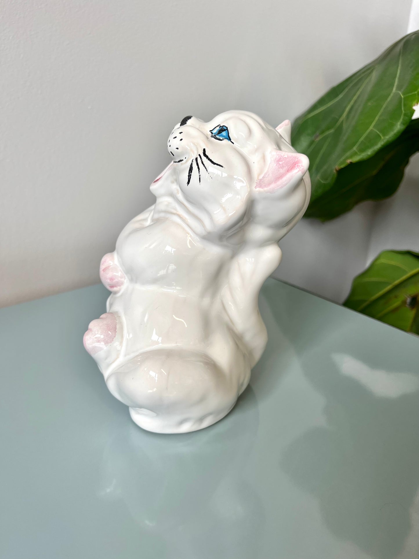 Vintage 1978 Italian Ceramic Laughing Cat Figurine