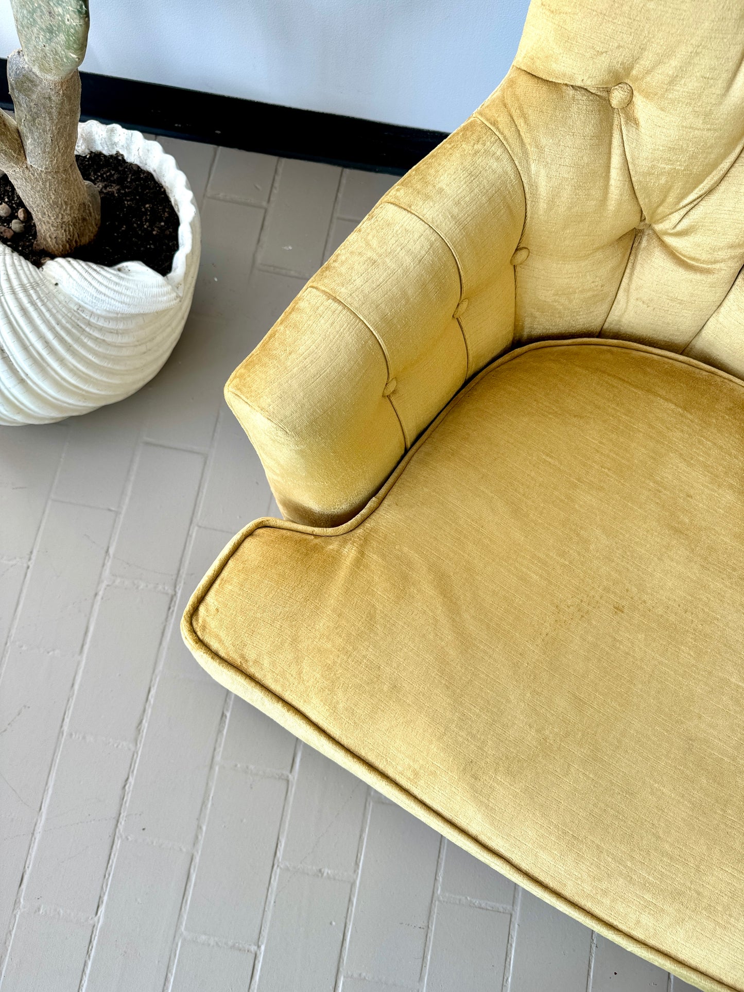 Vintage Yellow Tufted Velvet Armchair