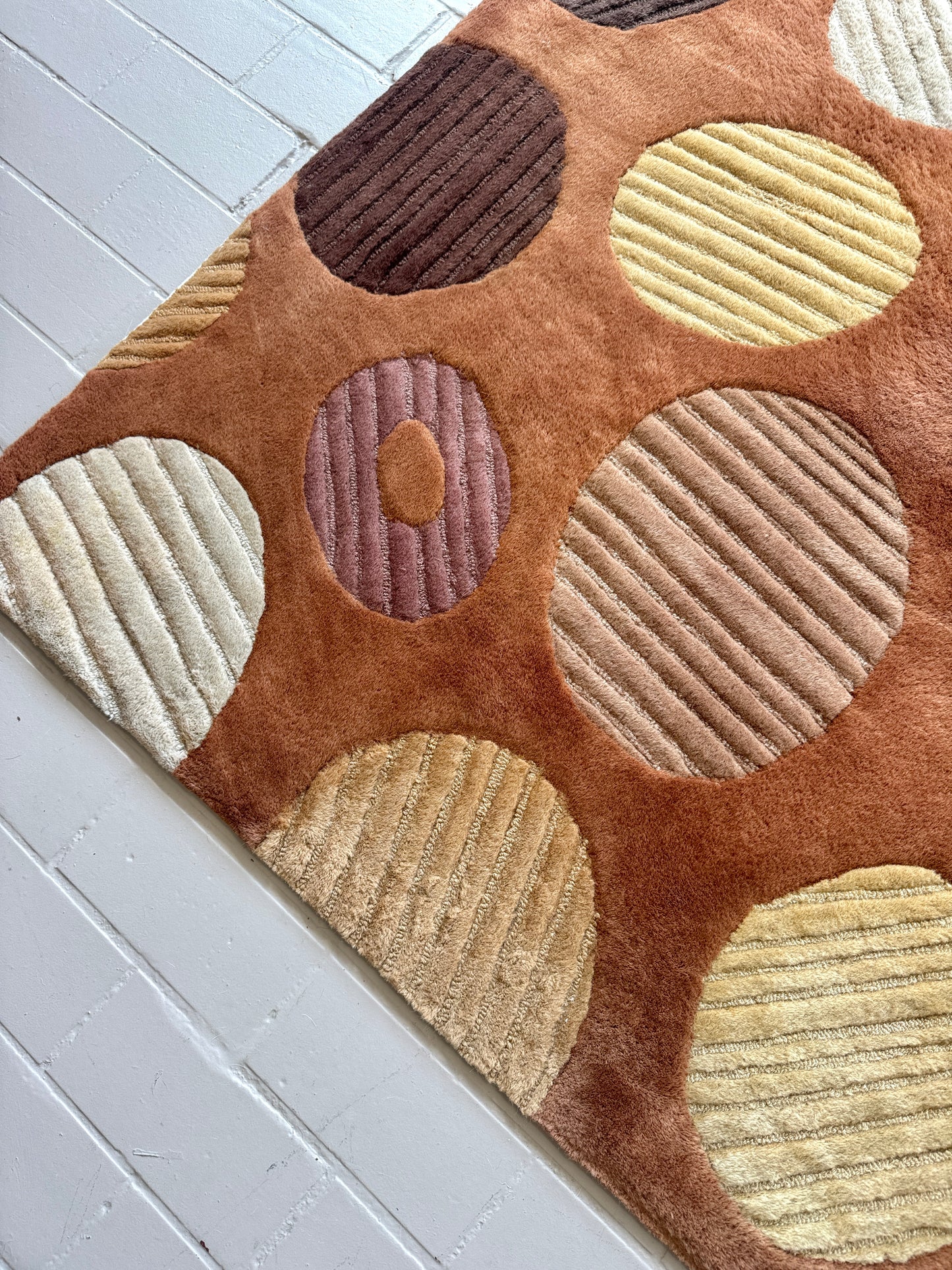 Vintage Postmodern Hand-tufted Carved Wool Area Rug