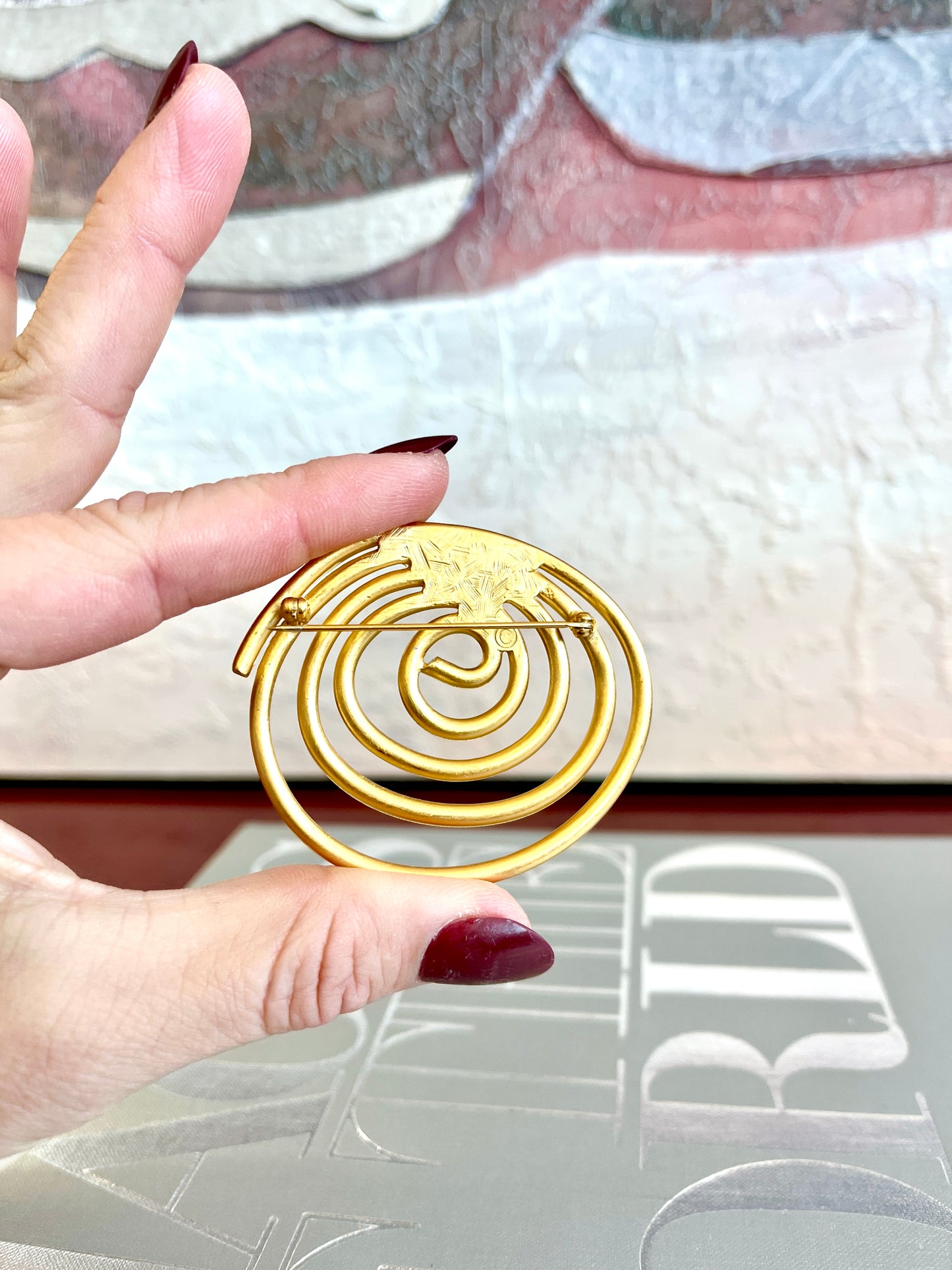 Postmodern Gold-toned Swirl Brooch & Earrings Set