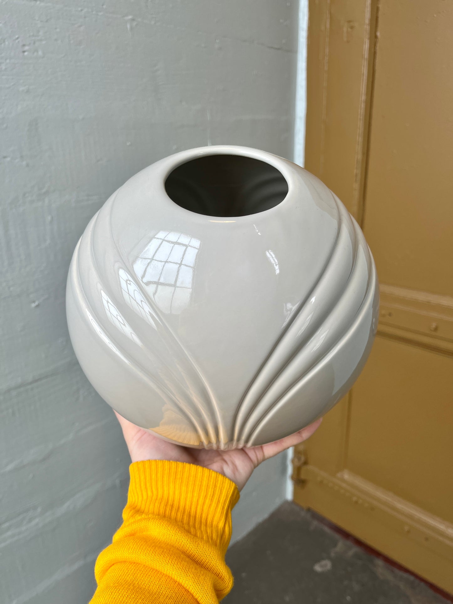 Vintage 80s Deco Haeger Sphere Vase
