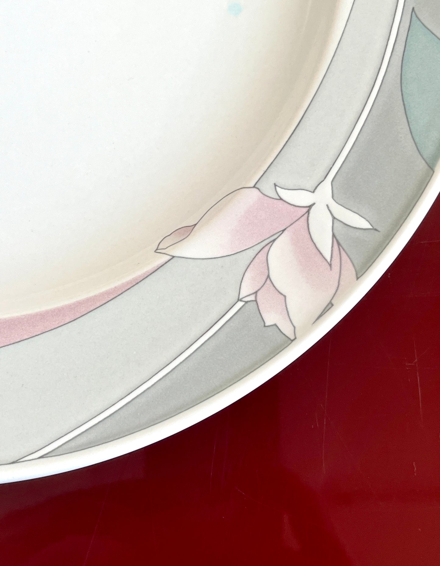 Vintage 1991 Mikasa Intaglio “La Fleur” Dinner Plates